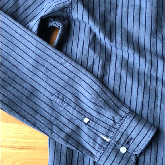 GAP button down - Picture 3 of 3